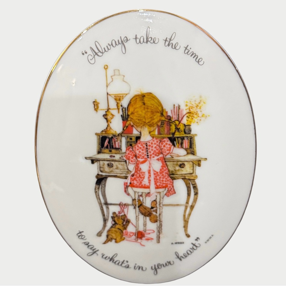 Holly Hobbie Porcelain Oval Wall Plaque 1972